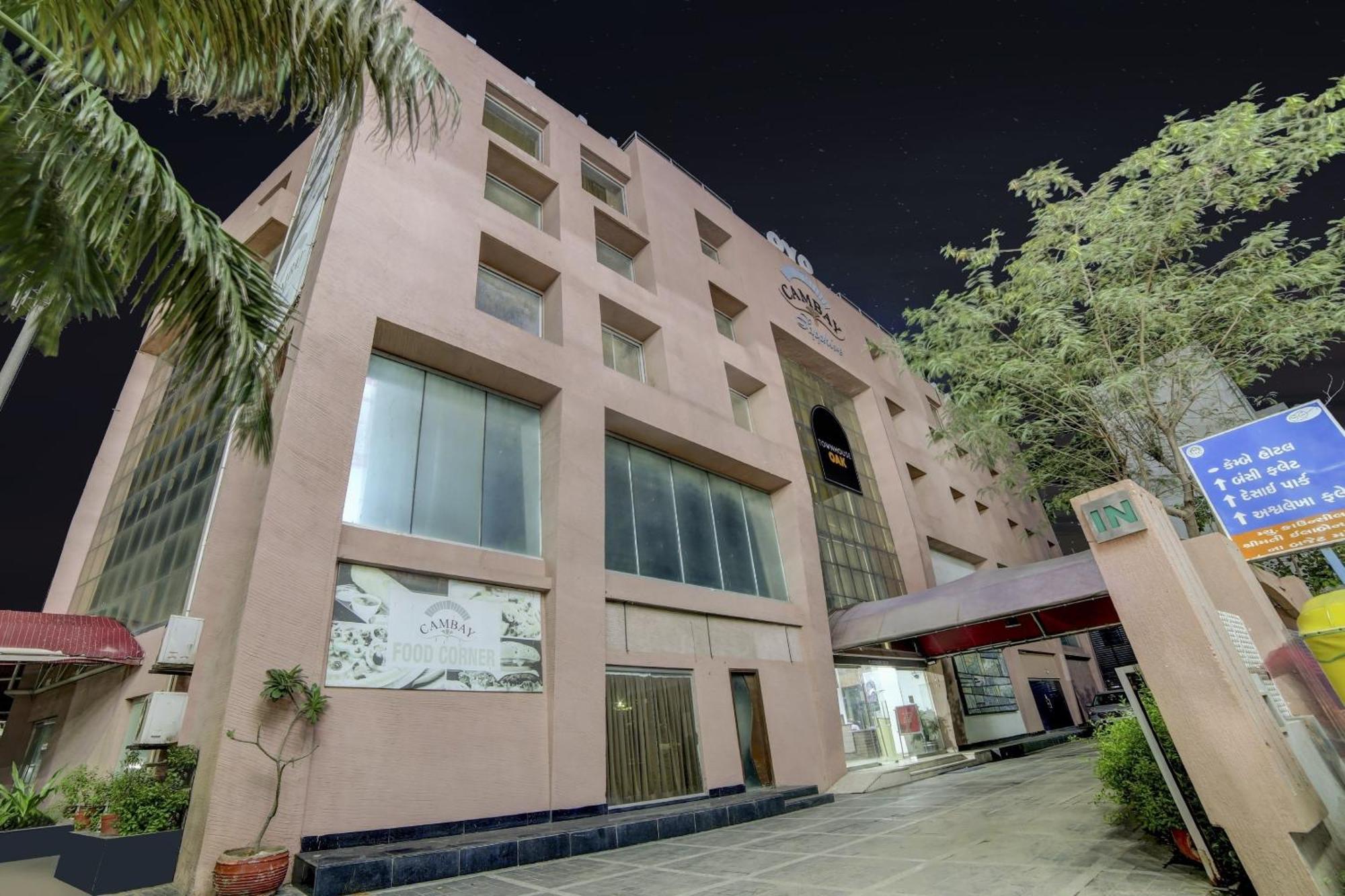 Collection O Cambay Sapphire Otel Sarkhej Dış mekan fotoğraf
