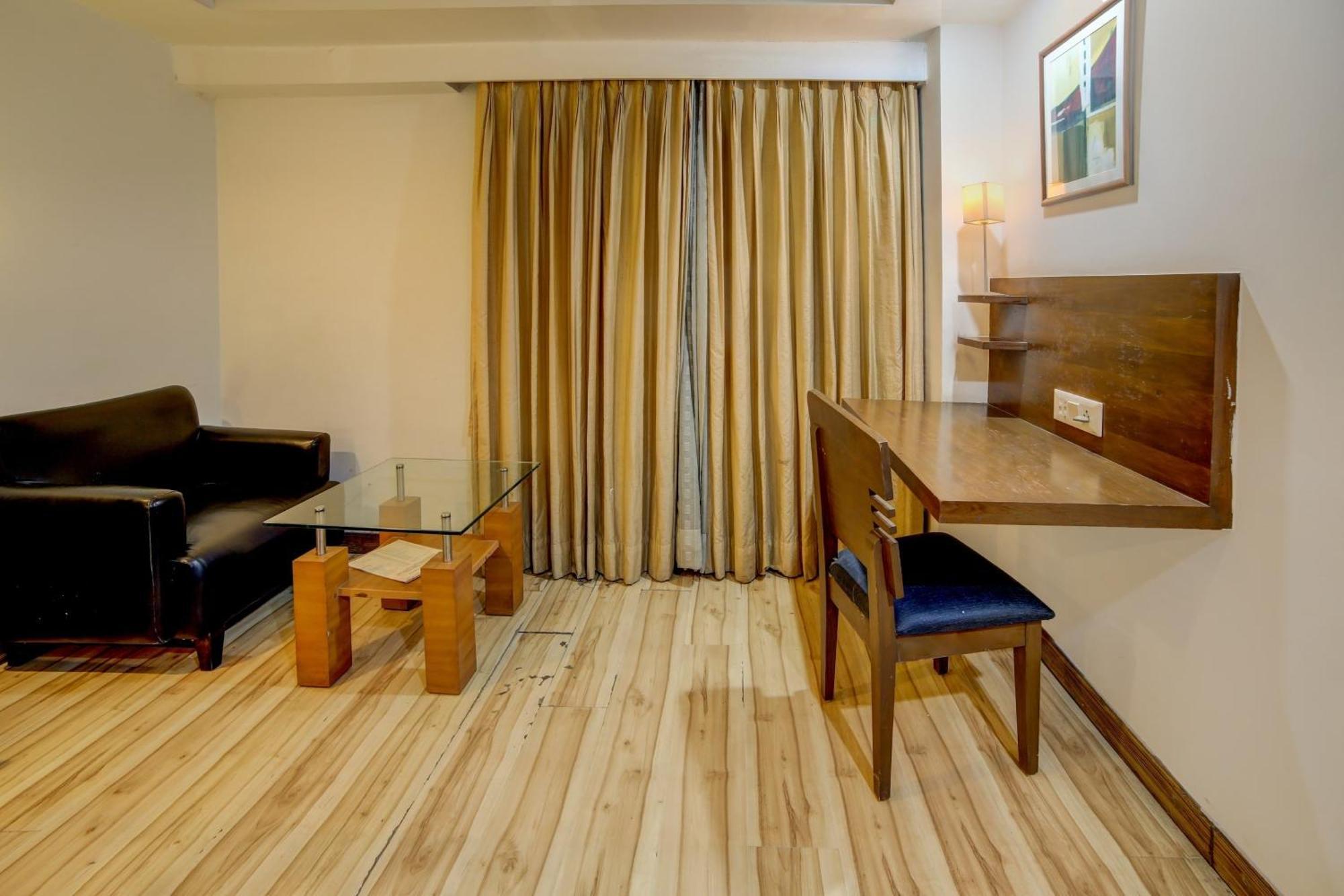Collection O Cambay Sapphire Otel Sarkhej Dış mekan fotoğraf
