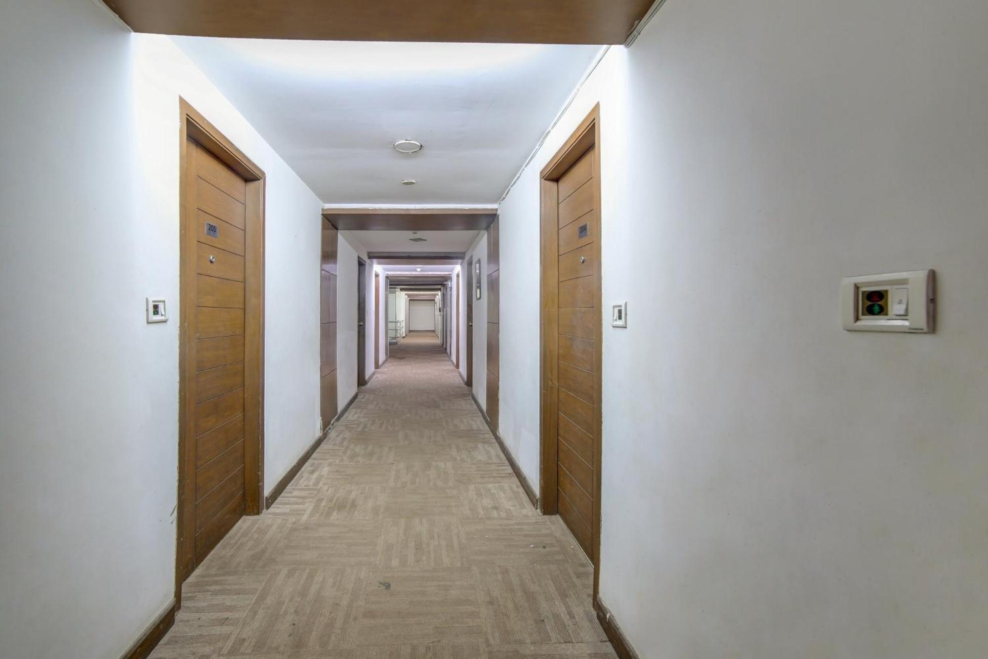 Collection O Cambay Sapphire Otel Sarkhej Dış mekan fotoğraf