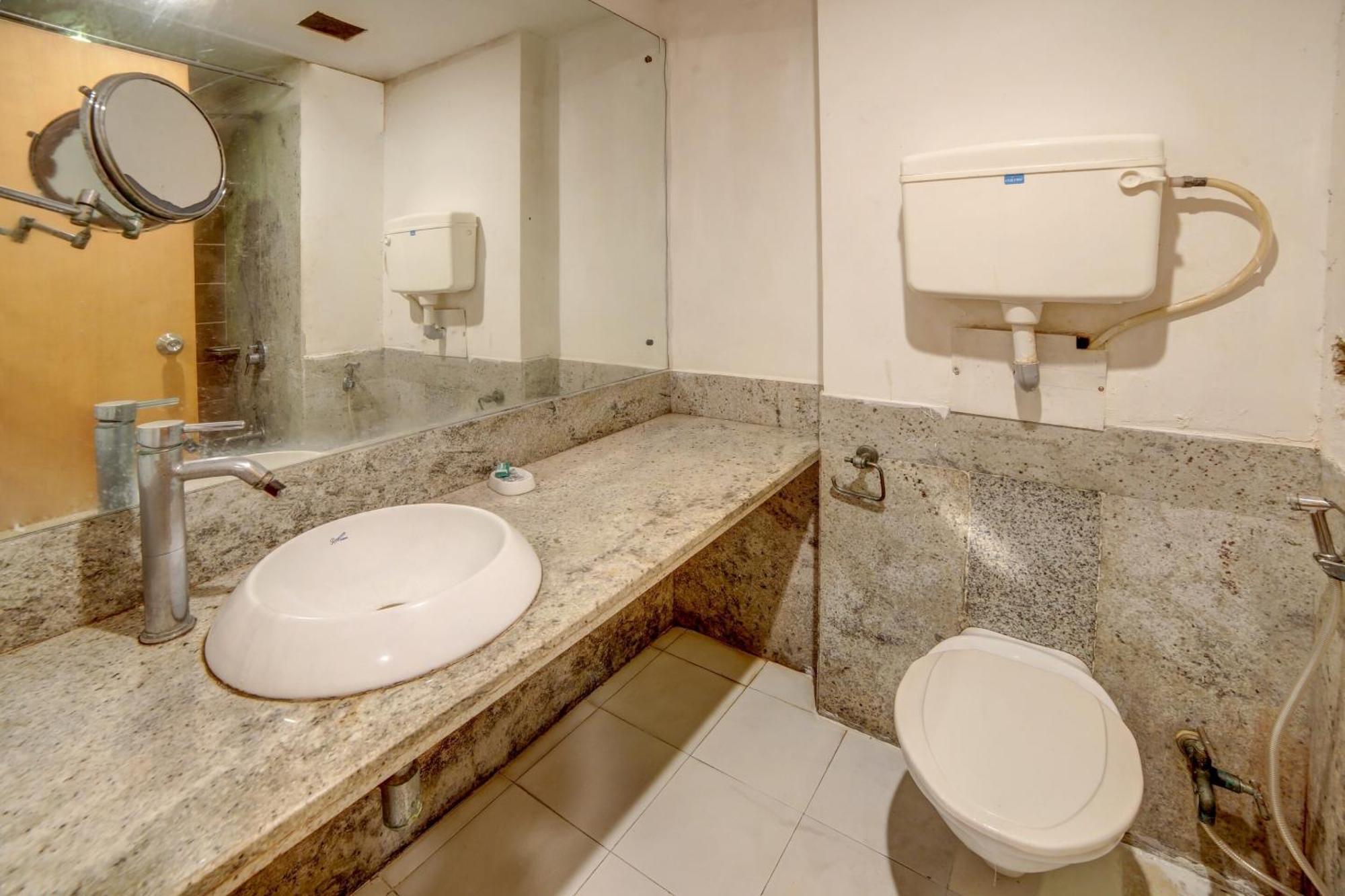 Collection O Cambay Sapphire Otel Sarkhej Dış mekan fotoğraf