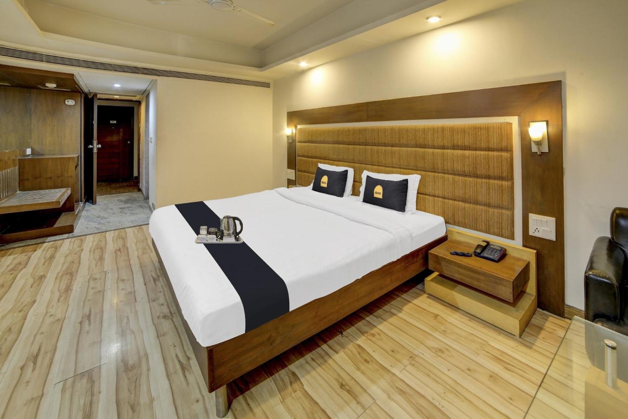 Collection O Cambay Sapphire Otel Sarkhej Dış mekan fotoğraf