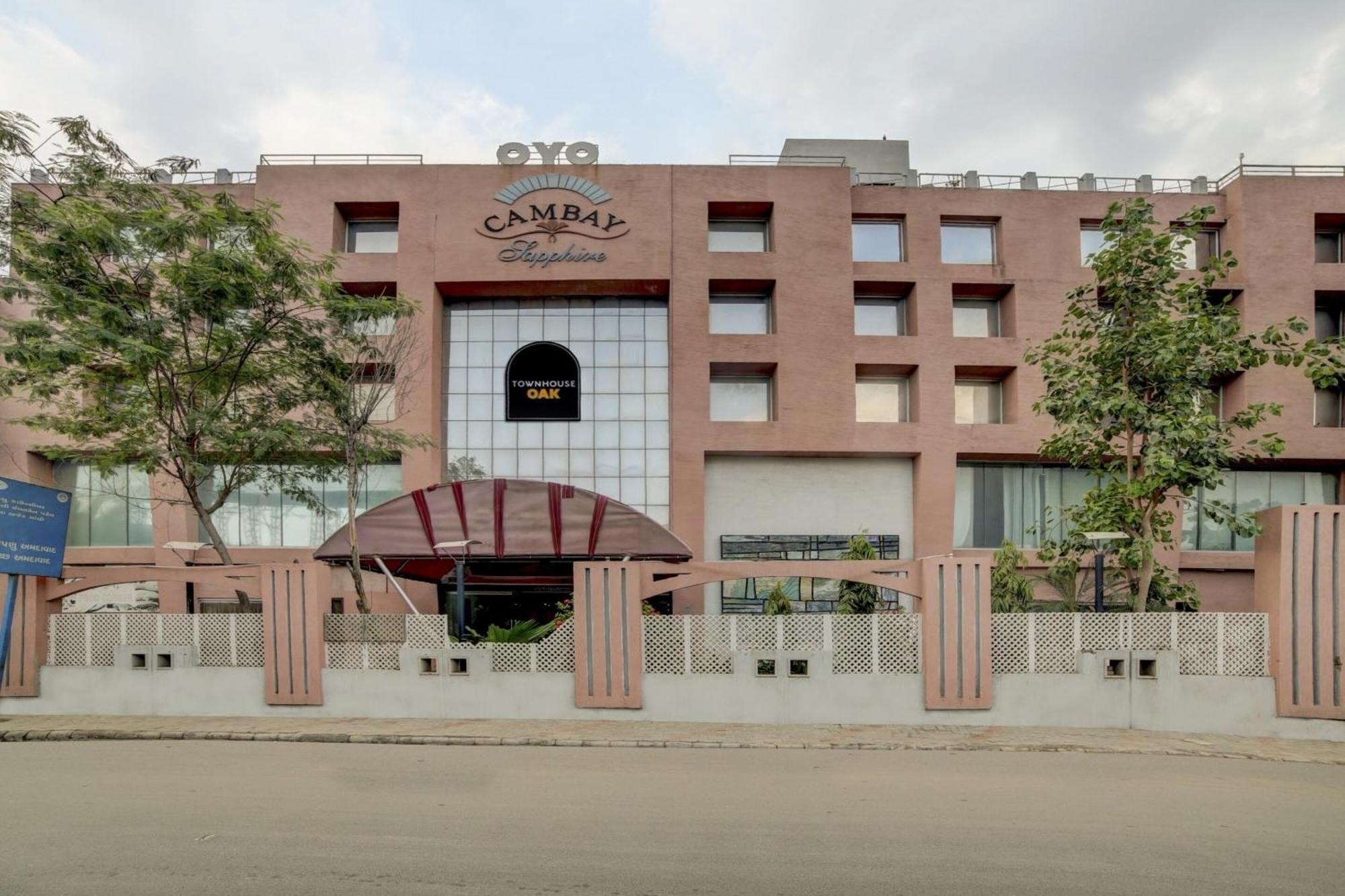 Collection O Cambay Sapphire Otel Sarkhej Dış mekan fotoğraf